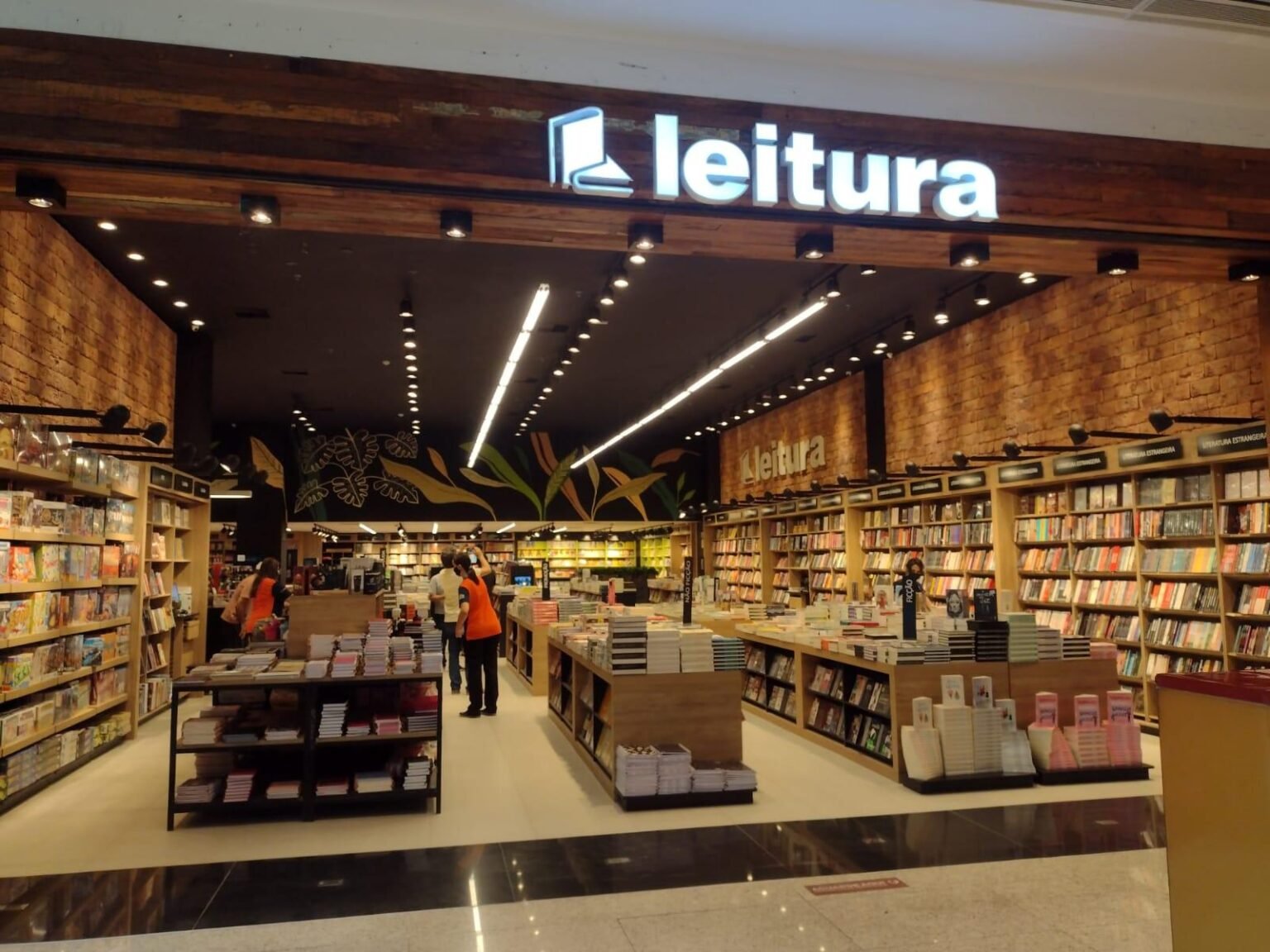 Livraria Leitura inaugura nova unidade no Shopping Iguatemi