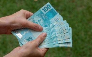 Participação dos salários no PIB brasileiro caiu 12% em cinco anos