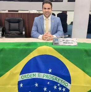 Bolsonaro poderá receber título de Cidadão de Fortaleza