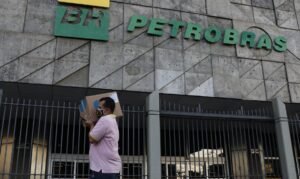 Agência internacional eleva nota de crédito da Petrobras