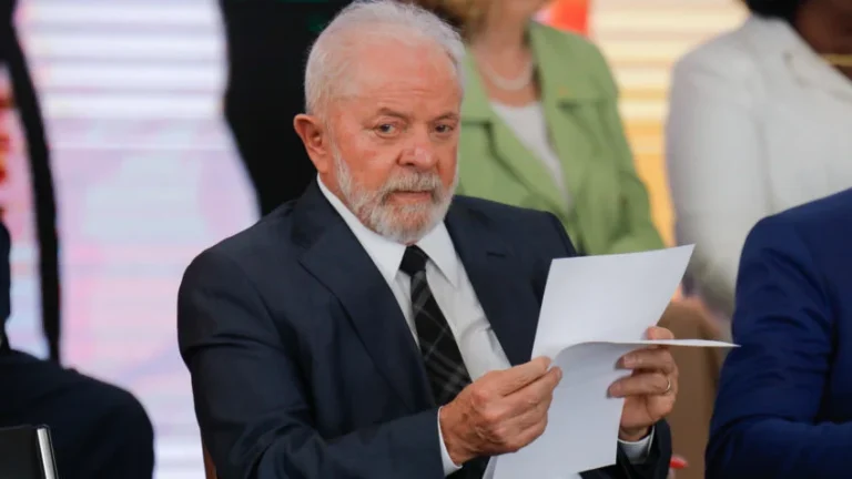Lula retorna ao RS amanhã para anunciar apoio financeiro às vítimas das chuvas