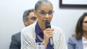 Comissão aprova convocação da ministra Marina Silva