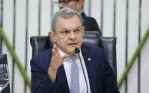 Sarto assina decreto criando a Escola de Saúde Pública de Fortaleza