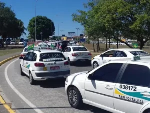 Taxistas de Fortaleza podem cobrar Bandeira 2