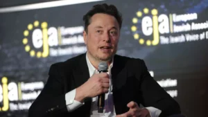 Elon Musk anuncia primeiro implante de chip cerebral em ser humano