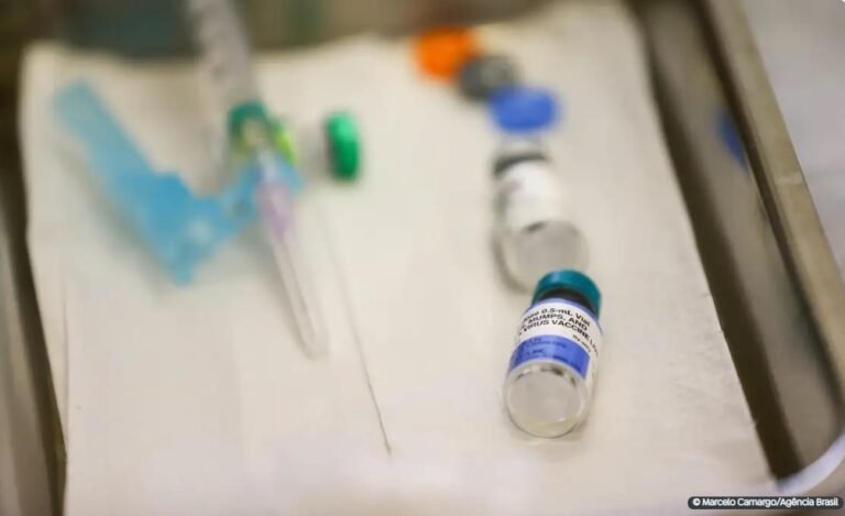 MS envia doses da nova vacina contra covid-19 para 12 estados; Ceará na lista