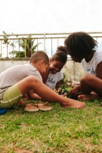 Santander apoia projetos sociais voltados a crianças, adolescentes e idosos no Ceará