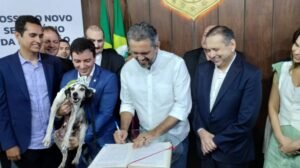 Elmano lançará editais para atendimento gratuito em clínicas veterinárias