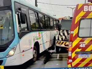 Guincho despenca sobre ônibus e deixa dois passageiros mortos em Fortaleza