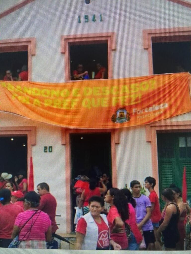 MTST ocupa a sede da Vice-Prefeitura de Fortaleza 4 Blog do Eliomar