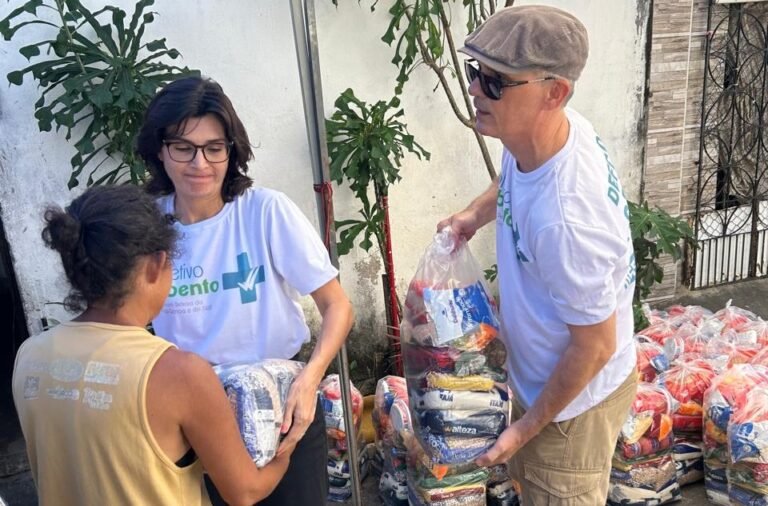 Coletivo Rebento leva informações sobre vacina e asma e distribui cestas básicas no Jangurussu