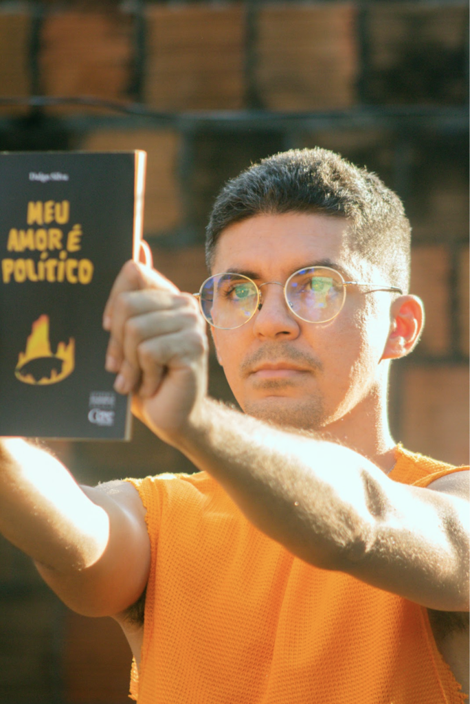 (O livro “Meu Amor é Político” foi ganhador do VII Prêmio Cepe Nacional de Literatura na categoria poesia, prêmio que possibilitou a sua publicação. // Foto: Willberth Costa @willberthcosta)
