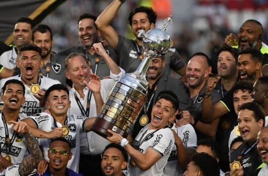 Grandes partidas de futebol são capazes de botar fogo nos racistas - Por Luiz Henrique Campos