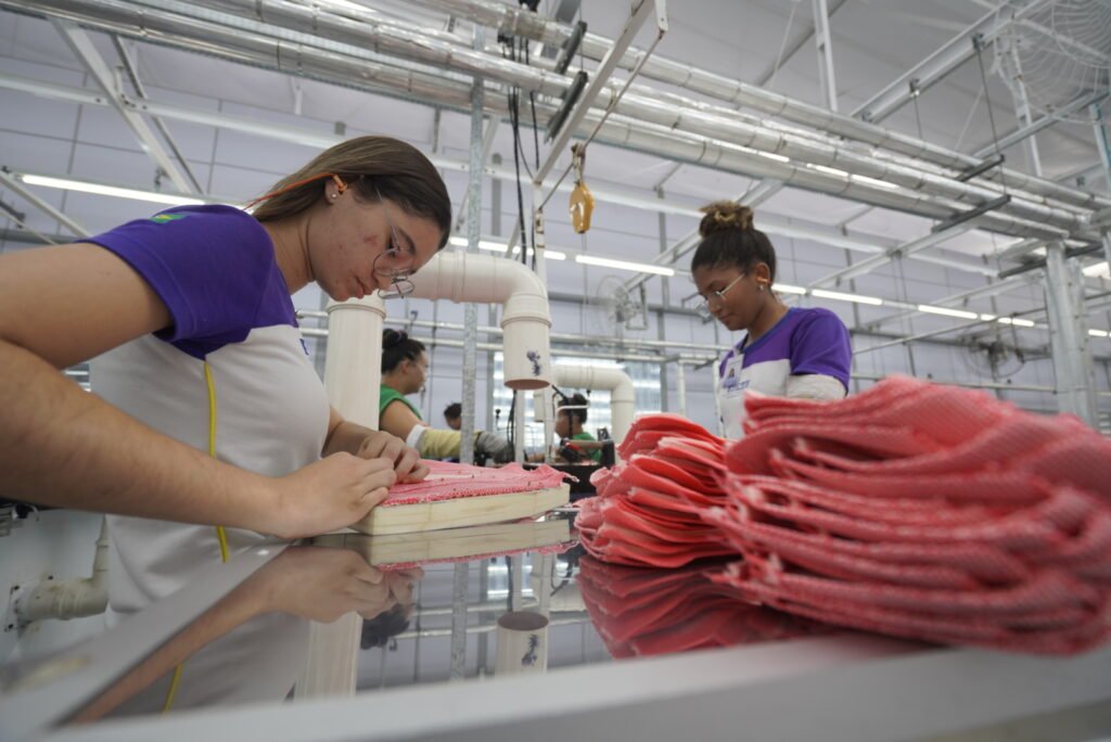 Produção industrial cearense registra segundo melhor desempenho no País 7 Blog do Eliomar