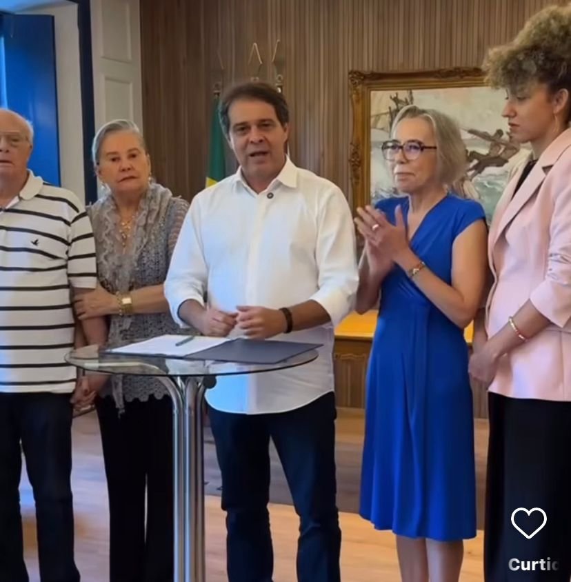 Evandro assina decreto de tombamento da casa do Frei Tito de Alencar 6 Blog do Eliomar