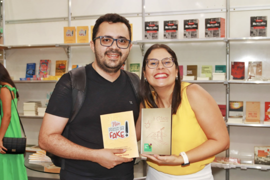 (Mailson Furtado, autor de “À Cidade”, ganhador do Prêmio Jabuti em 2018, na categoria poesia e também livro do ano e eu)