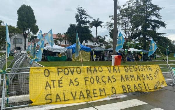 "A fuga do 02 e os acampados das próximas 72 horas" - Por Luiz Henrique Campos 1 Blog do Eliomar