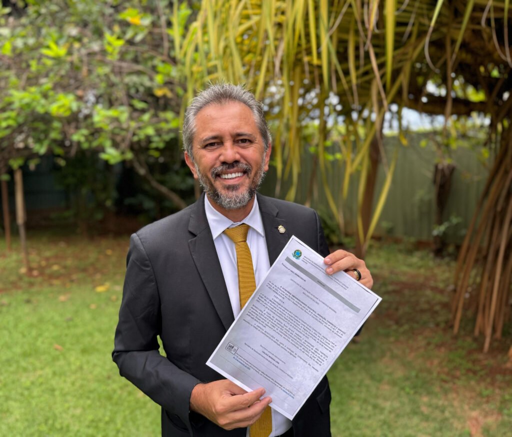 Elmano anuncia publicação de certidão com incentivos fiscais federais do Polo Automotivo do Ceará 10 Blog do Eliomar