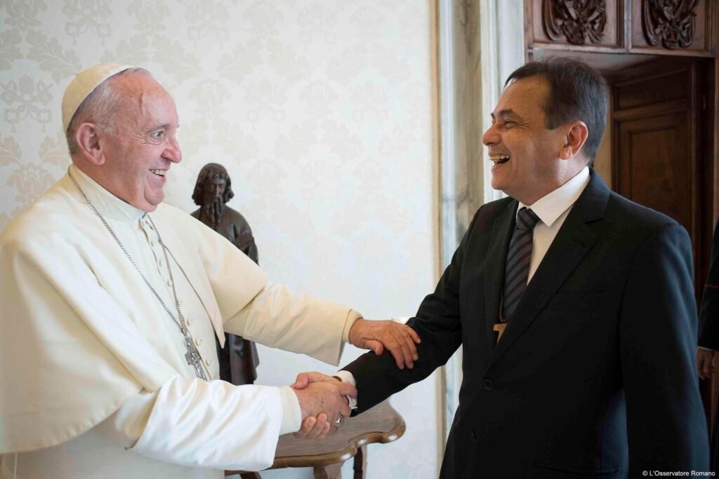 Um cearense rezou diante do corpo do Papa Francisco 7 Blog do Eliomar