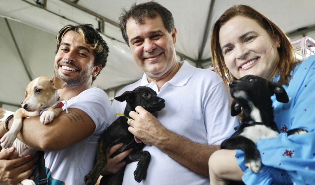 Evandro Leitão confere manhã de serviços gratuitos em alusão ao Dia Mundial dos Animais de Rua 2 Blog do Eliomar