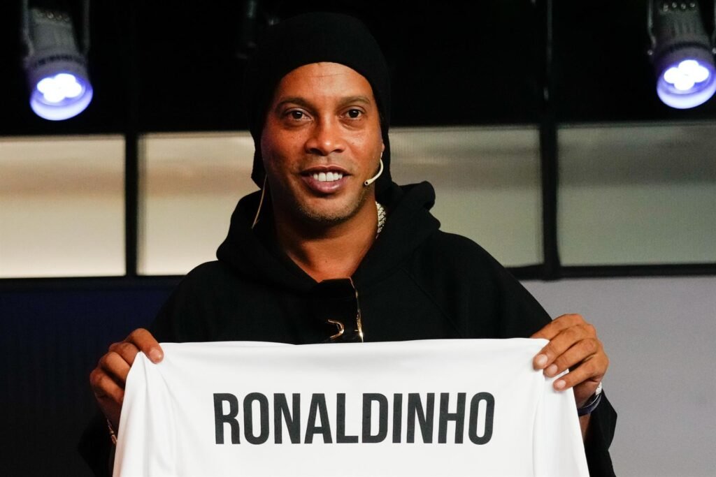 Ronaldinho Gaúcho vem jogar no "PV" no dia 20 de abril; Gracyanne, ex-BBB, também está na área 1 Blog do Eliomar