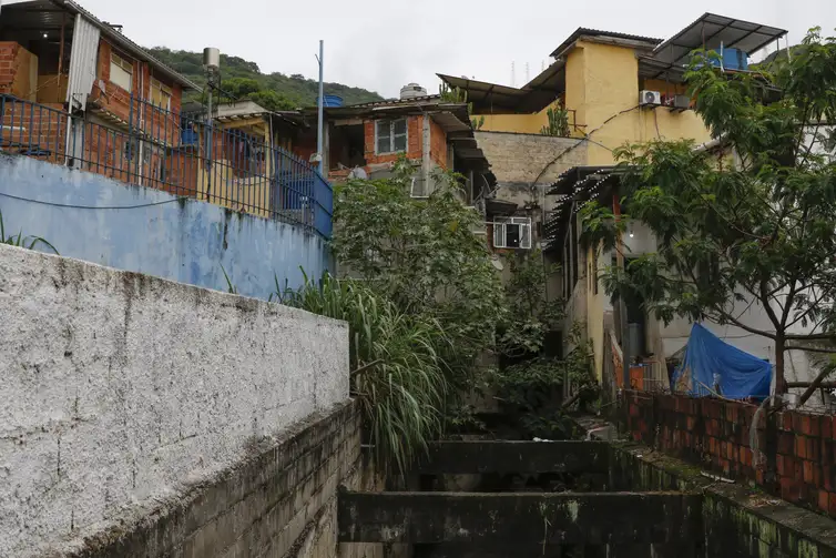 Pretos e pardos têm menos acesso à infraestrutura urbana que brancos 2 Blog do Eliomar