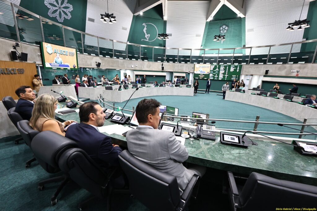 Deputados cearenses aprovam retorno do Hospital da PM e criação do Fundsaúde Militar 3 Blog do Eliomar