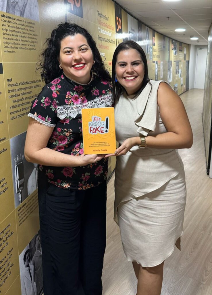 (Lilian Martins e eu nos estúdios da Alece)
