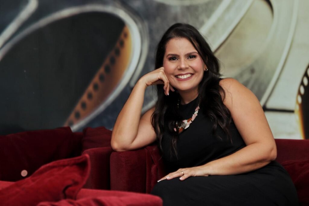 A coluna "Cafezim com Literatura" mudou seu dia de veiculação - Por Mirelle Costa 8 Blog do Eliomar