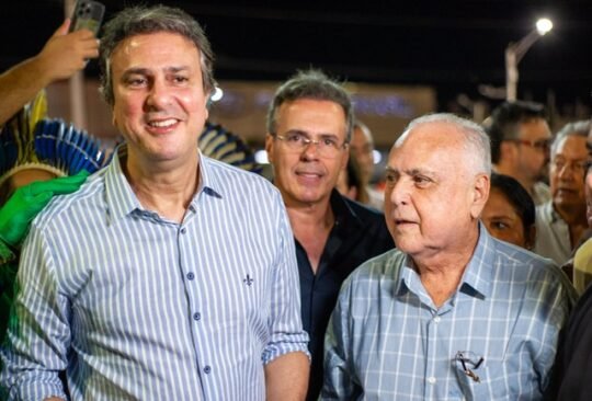 Ministro Camilo Santana prestigia São João de Maracanaú 2 Blog do Eliomar