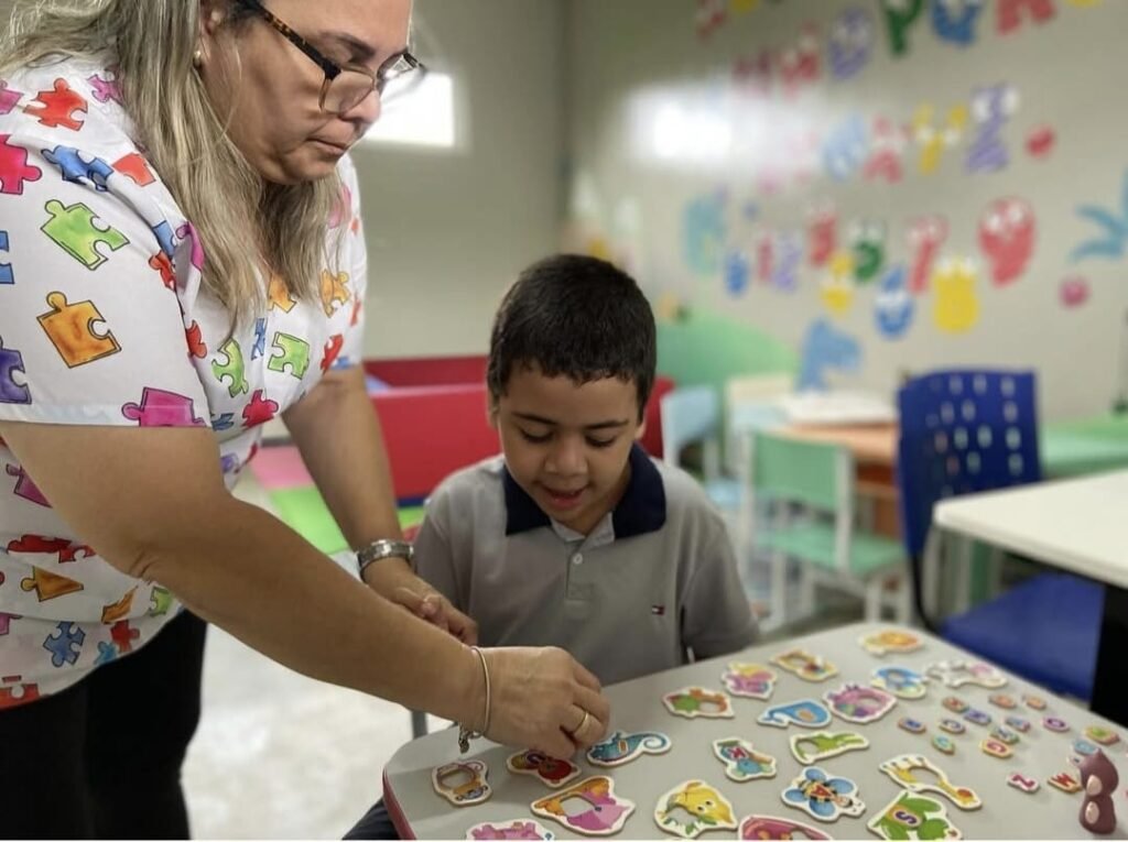 Programa social garante terapia gratuita para crianças autistas em Nova Russas 9 Blog do Eliomar
