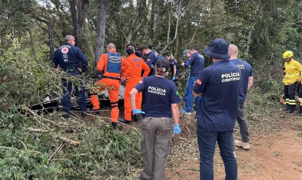 Morreram abraçadas - Vítimas tentavam desembarcar quando balão voltou a subir, diz delegado 1 Blog do Eliomar