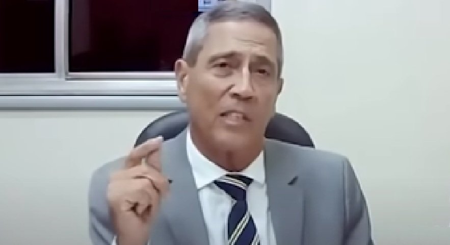 Na "guerra das estrelas" prevaleceram as do general e Mauro Cid houve calado que é "mentiroso" 3 Blog do Eliomar