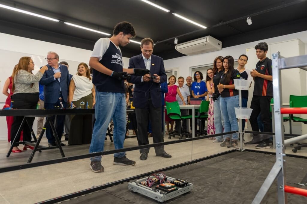 "Escolas Sesi de Referência celebram mais um feito da educação no Ceará" - Por Luiz Henrique Campos 2 Blog do Eliomar