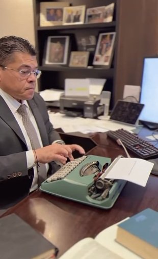 "O riso criminalizado e a crise da liberdade no Brasil" - Por Valdetário Monteiro 2 Blog do Eliomar