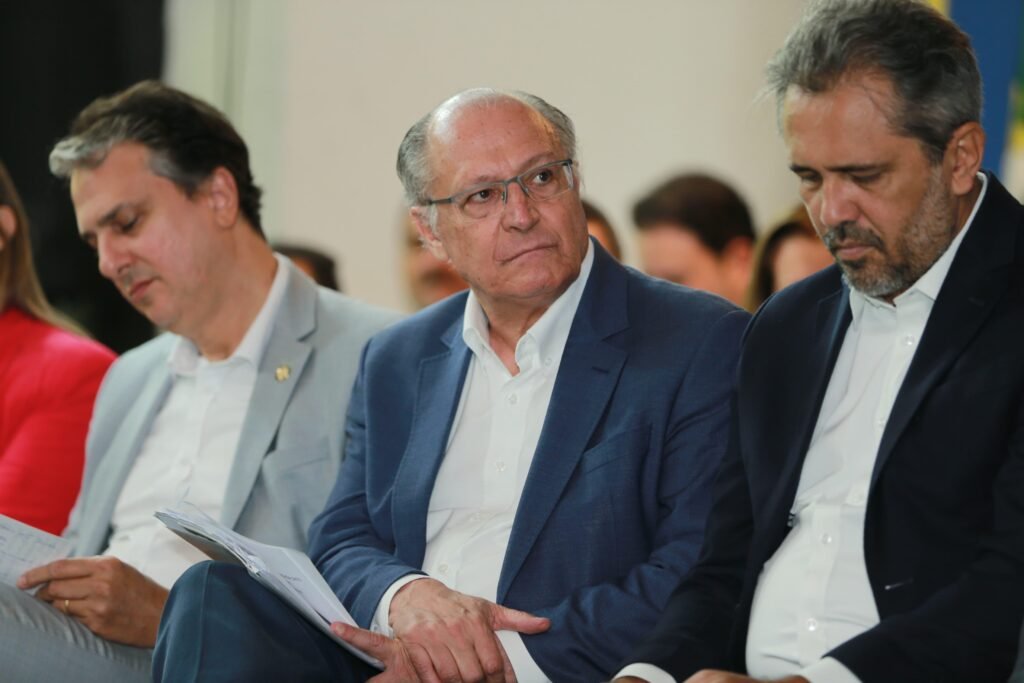 Elmano terá encontro com Alckmin para discutir ações contra o tarifaço de Trump 2 Blog do Eliomar