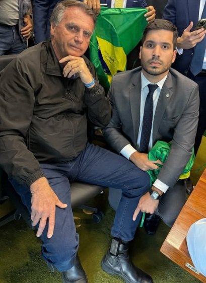 "Prenderam um homem honesto", reclama André Fernandes, ao apontar tornozeleira eletrônica de Bolsonaro 2 Blog do Eliomar