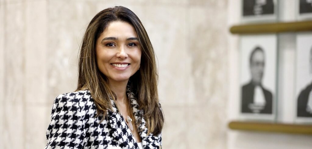 Gisele Sampaio - Ex-estagiária de Ipueiras chega hoje à desembargadora federal no TRF-5 1 Blog do Eliomar