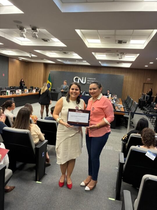 Jornalista Mirelle Costa, do Blogdoeliomar, recebe prêmio do CNJ 1 Blog do Eliomar