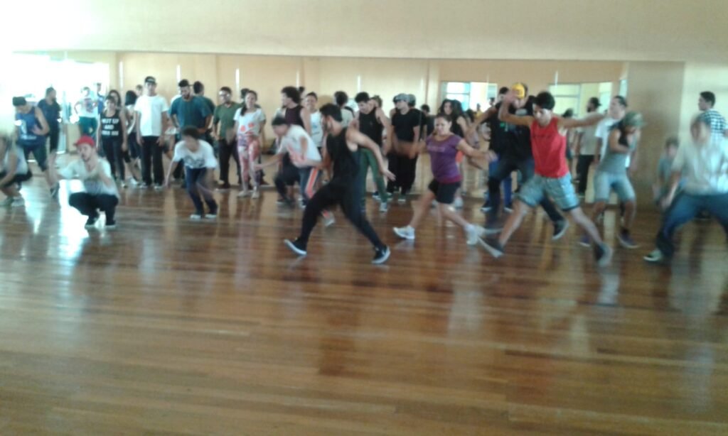 Vem aí o IV Festival Internacional Danças Urbanas na Cena 3 Blog do Eliomar