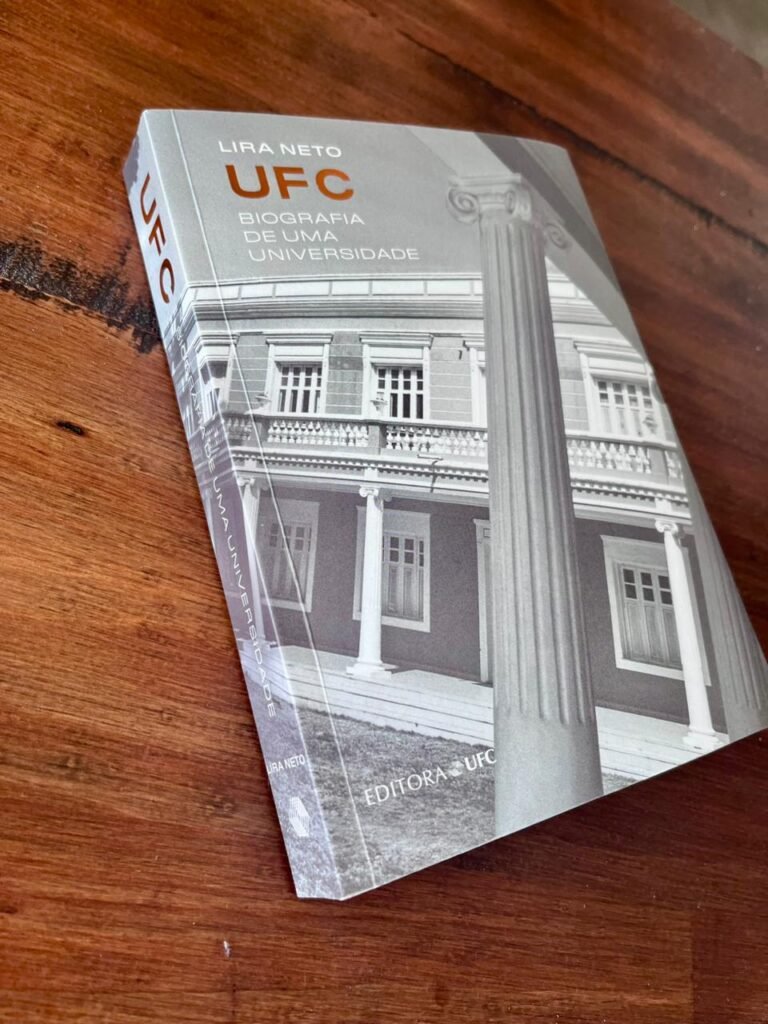 Lira Neto lança em outubro seu mais novo livro: "UFC: biografia de uma universidade" 6 Blog do Eliomar