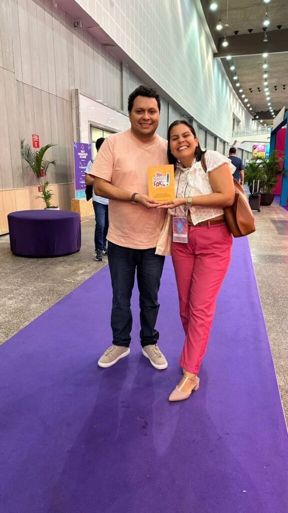 "Dois anos de coluna Cafezim com Literatura" - Por Mirelle Costa 15 Blog do Eliomar