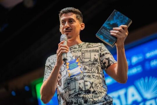 "Ir aonde o leitor está" - Por Mirelle Costa 3 Blog do Eliomar