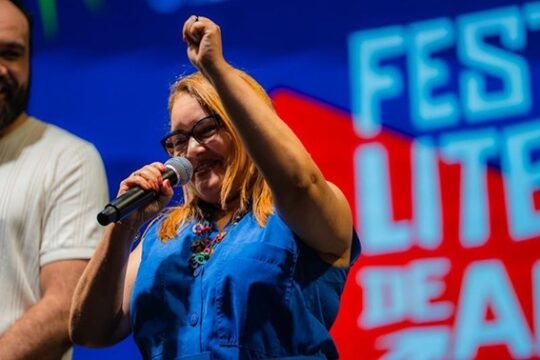 "Ir aonde o leitor está" - Por Mirelle Costa 4 Blog do Eliomar