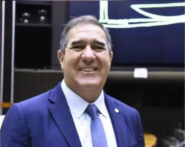 Piso salarial nacional para farmacêutico é aprovado; relator foi Luiz Gastão 6 Blog do Eliomar