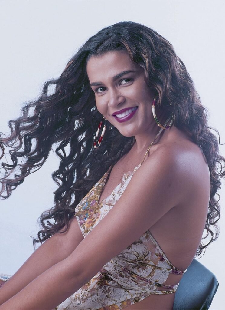 Cantora Myrlla Muniz é atração deste sábado no Encontro Mestres do Mundo 9 Blog do Eliomar