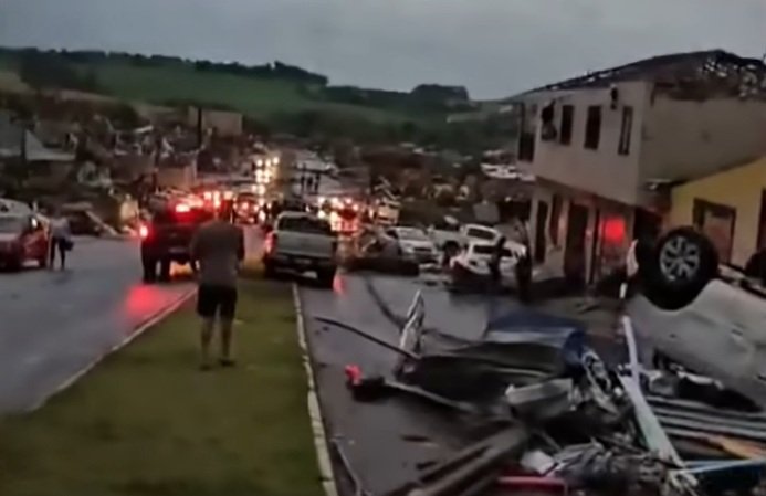 Número de feridos chega a 750 após passagem de tornado pelo Paraná 6 Blog do Eliomar