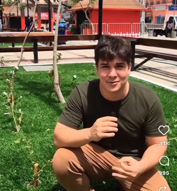 Vereador denuncia grama sintética na Praça do Ferreira; Prefeitura diz que plantou 26 novas arvores 9 Blog do Eliomar