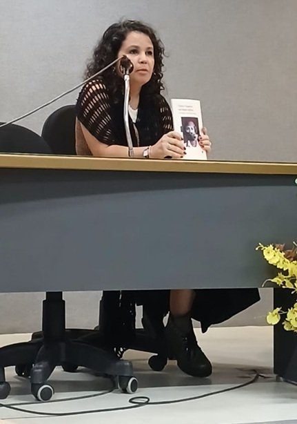 “A Literatura restitui a humanidade” - Por Mirelle Costa 8 Blog do Eliomar