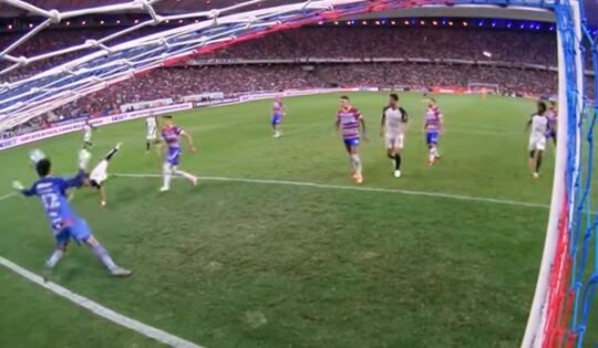 "Combativo, aguerrido, vibrante e forte..." - Leão deixa Z4, após 27 rodadas, com direito a milagre de Brenno 1 Blog do Eliomar